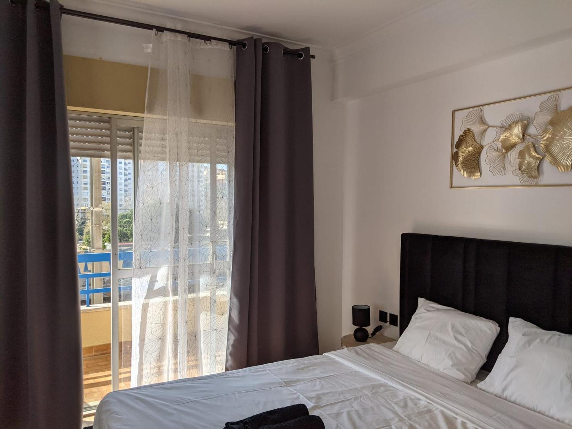 Rooms 10 Mins Walk From Train Station! Agualva-Cacem Exterior photo